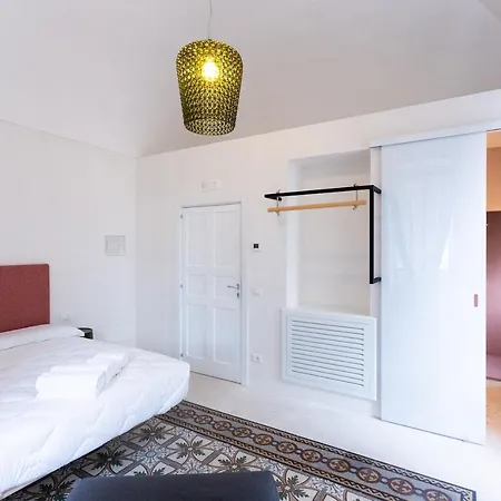 Viasarnelli72 게스트하우스 4*