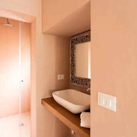 게스트하우스 Viasarnelli72 4*