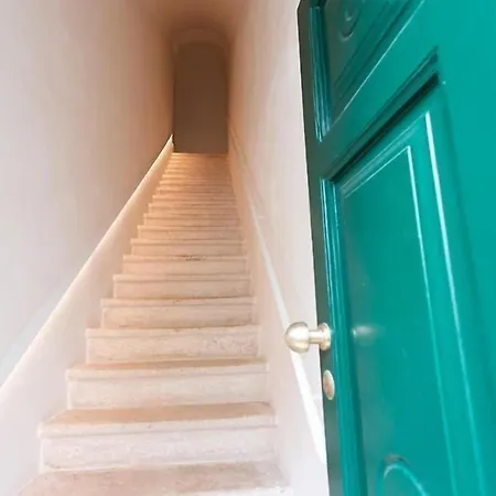 게스트하우스 Viasarnelli72 4*